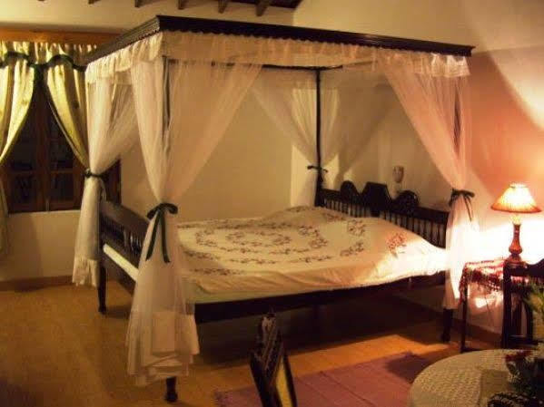 Cancio'S House Hotel Aldona Exterior foto